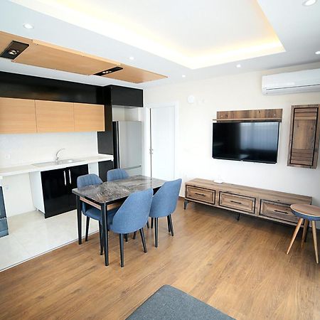 Flower City Suits Aparthotel Γιάλοβα Εξωτερικό φωτογραφία