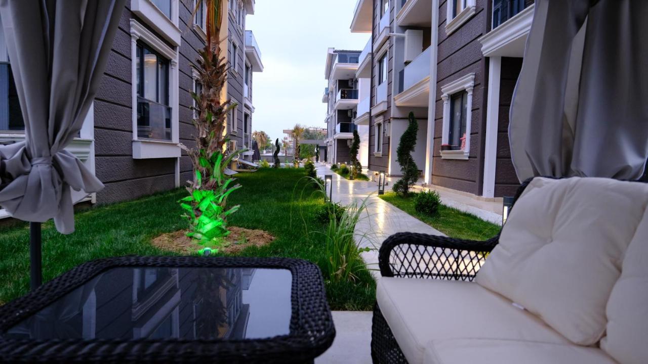 Flower City Suits Aparthotel Γιάλοβα Εξωτερικό φωτογραφία