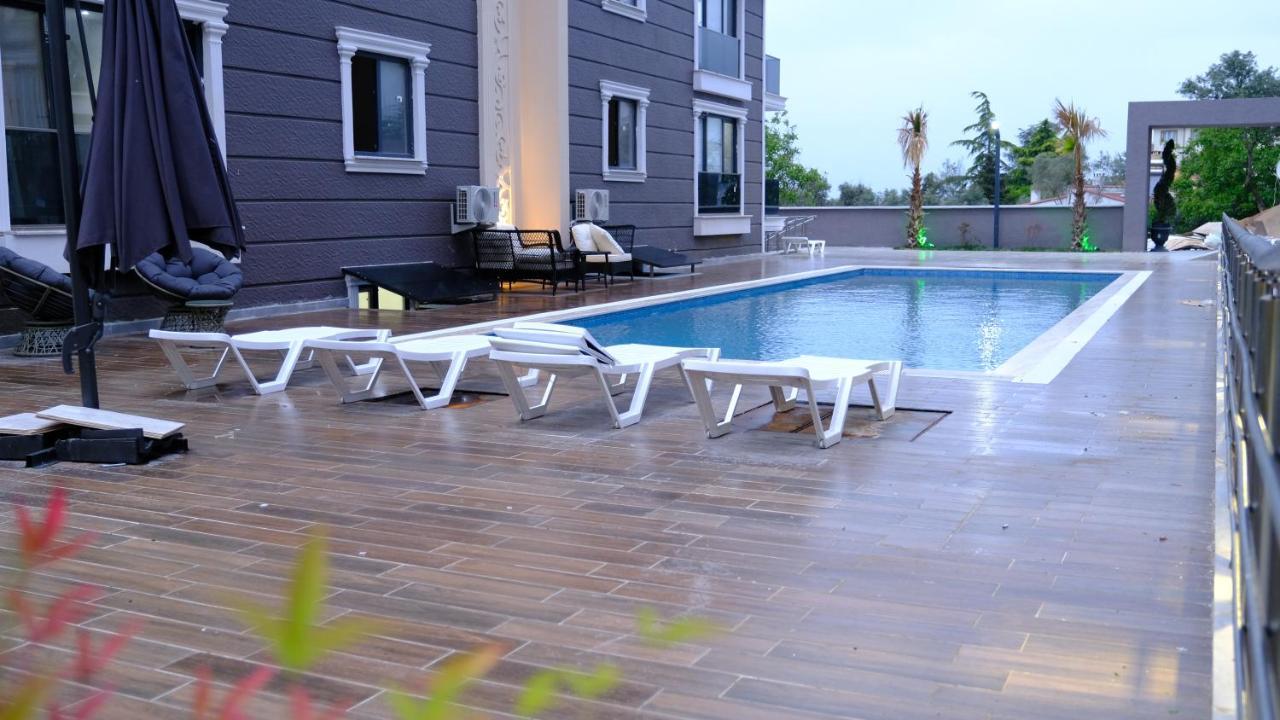 Flower City Suits Aparthotel Γιάλοβα Εξωτερικό φωτογραφία