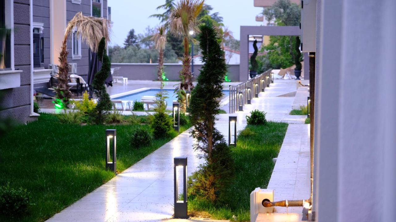 Flower City Suits Aparthotel Γιάλοβα Εξωτερικό φωτογραφία