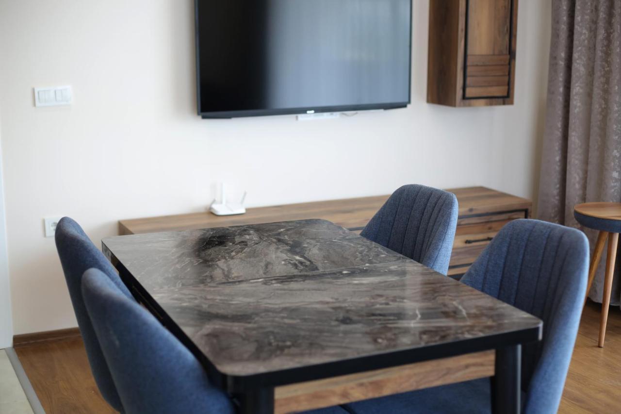 Flower City Suits Aparthotel Γιάλοβα Εξωτερικό φωτογραφία