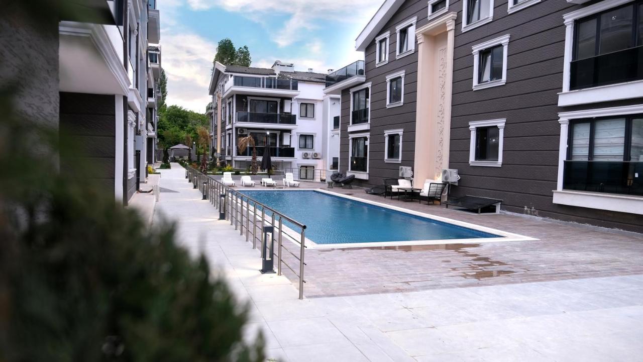 Flower City Suits Aparthotel Γιάλοβα Εξωτερικό φωτογραφία