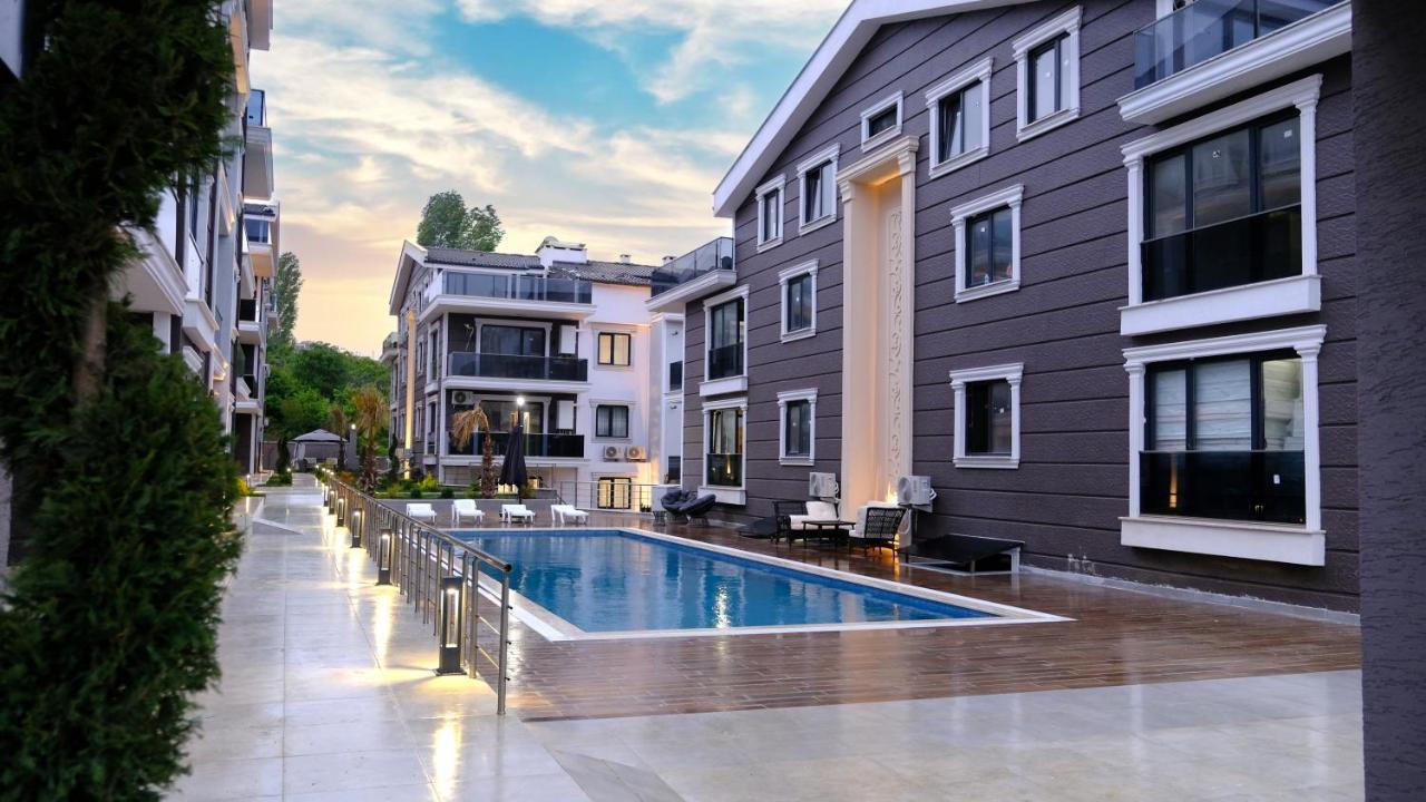 Flower City Suits Aparthotel Γιάλοβα Εξωτερικό φωτογραφία