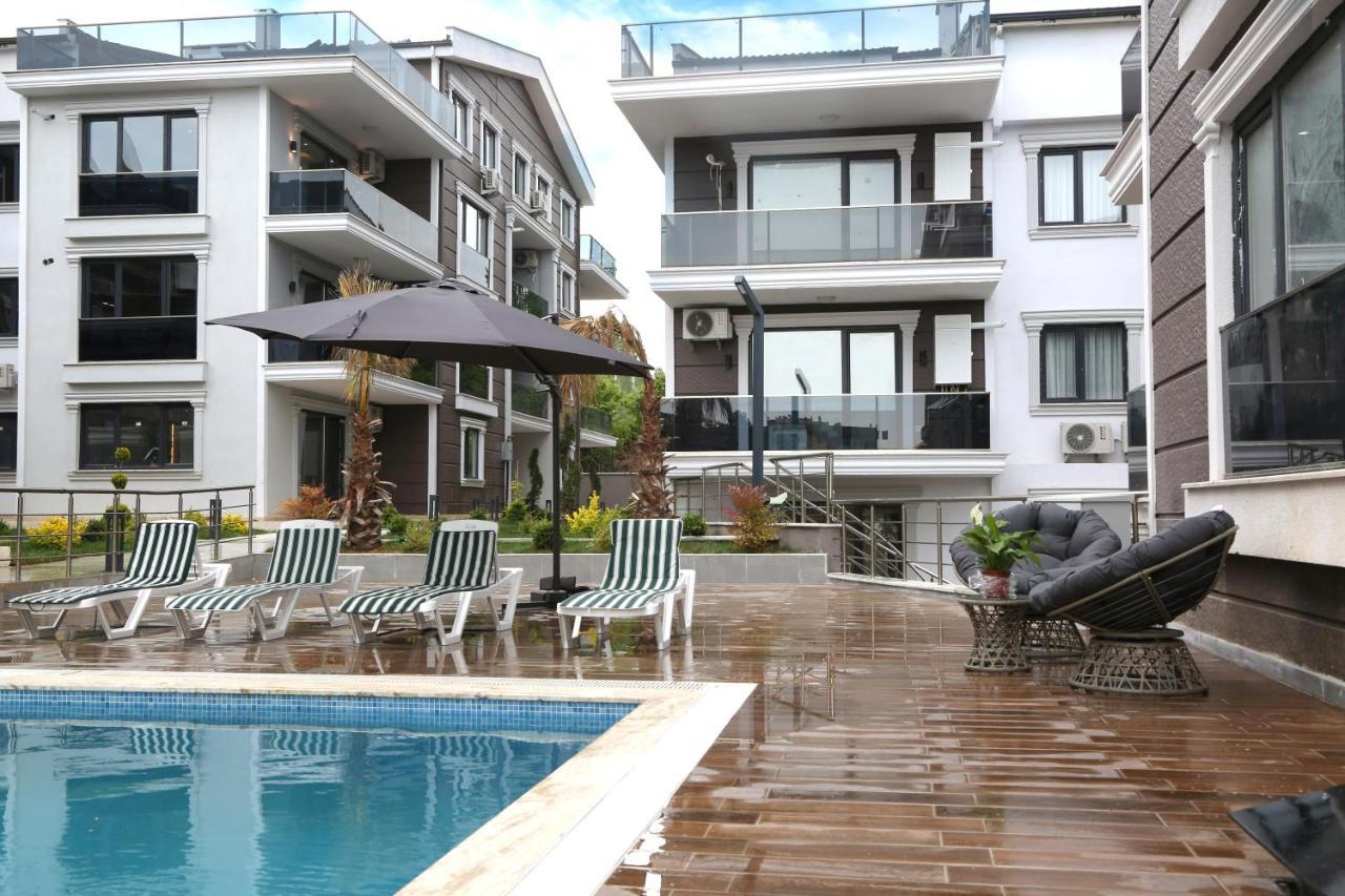 Flower City Suits Aparthotel Γιάλοβα Εξωτερικό φωτογραφία