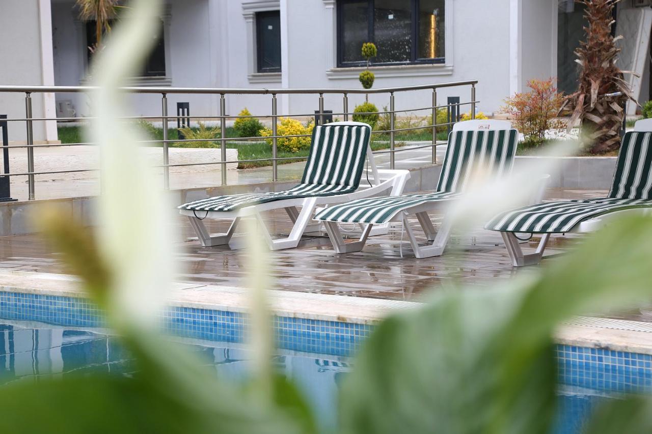 Flower City Suits Aparthotel Γιάλοβα Εξωτερικό φωτογραφία
